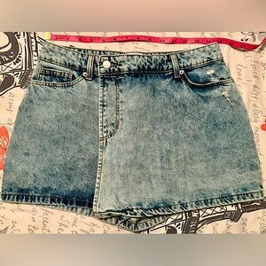 Women’s True Craft Blue Jean Denim Skort Med/Light Wash w Light Distressing sz 8